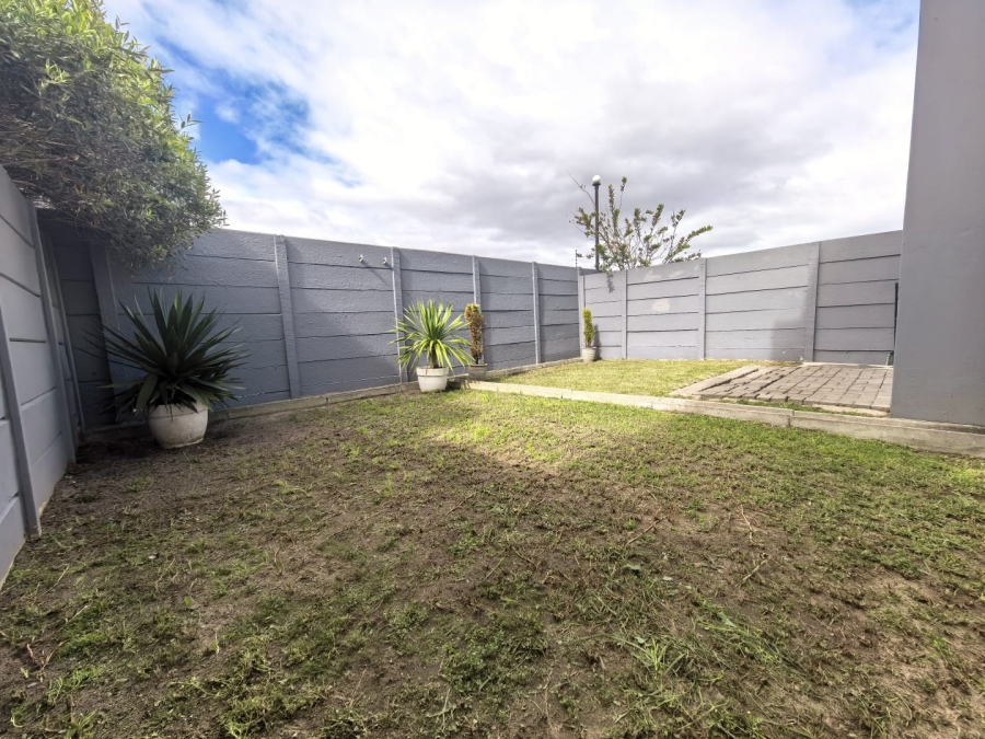 2 Bedroom Property for Sale in Grassy Park Western Cape